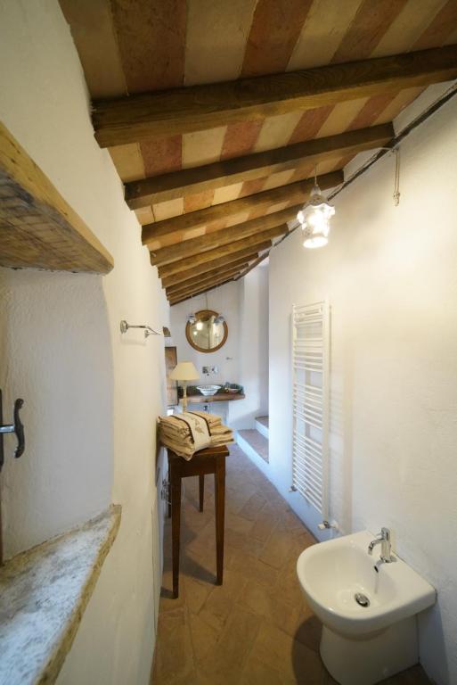 Koupelna v ubytování Agriturismo La Colombella