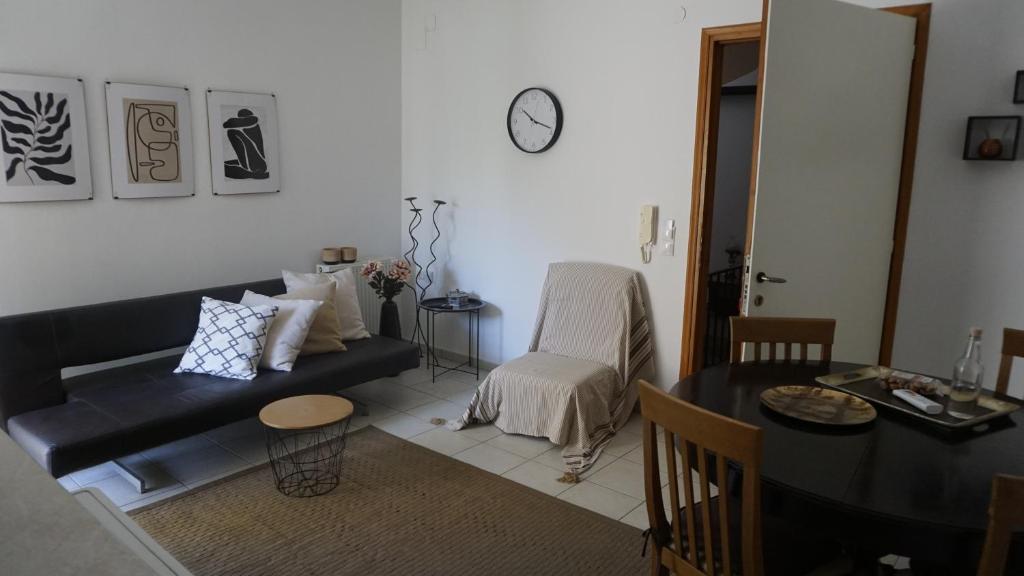 Mara's cozy city apt - Apartment With Balcony
