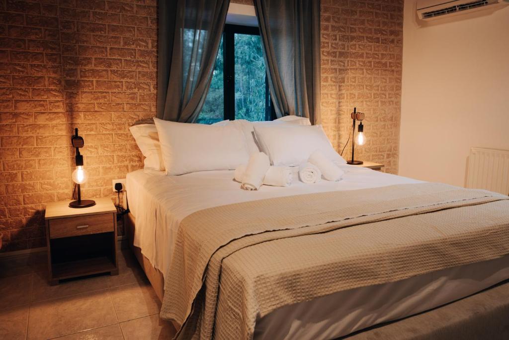 Postel nebo postele na pokoji v ubytování Pine View Boutique Hotel Adults Only
