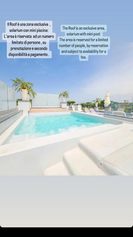 Bazén v ubytování Ischia Mavilan Luxury Apartments nebo v jeho okolí