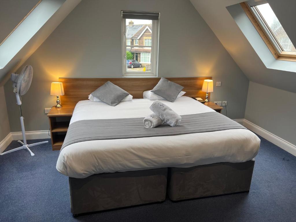Corner House Hotel Gatwick with Holiday Parking, Horley – Tarifs 2024