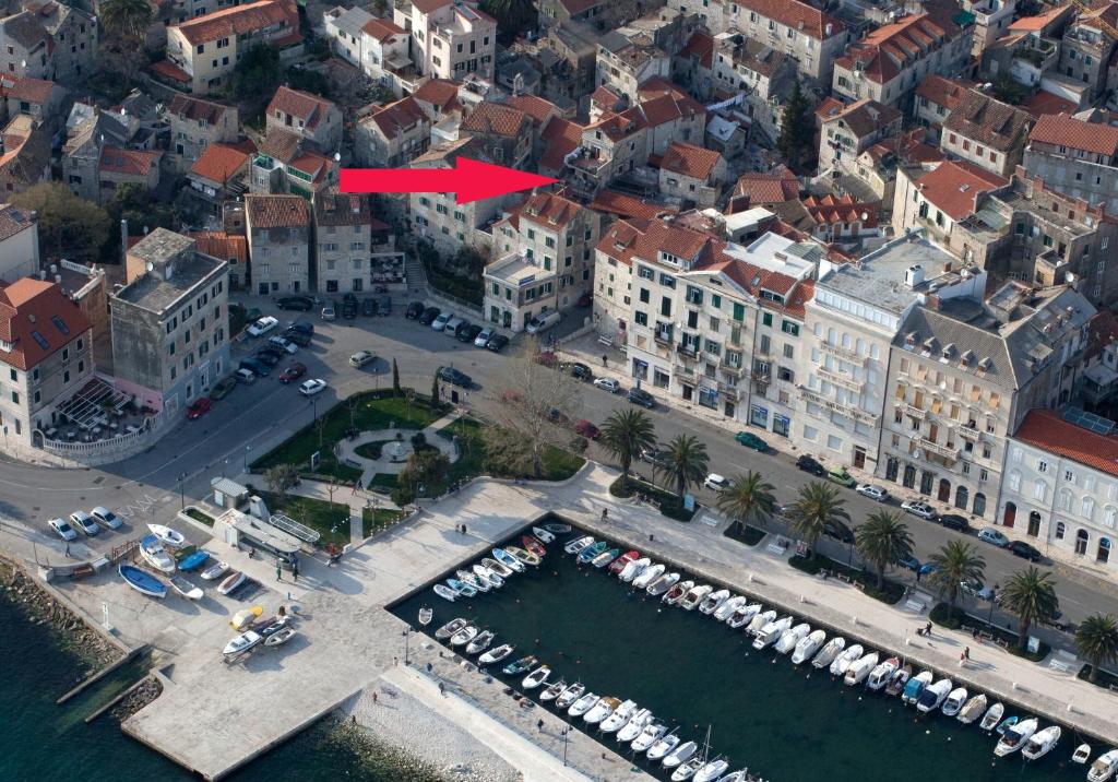 Old stone house in center of Split - San Luke - 带露台的公寓