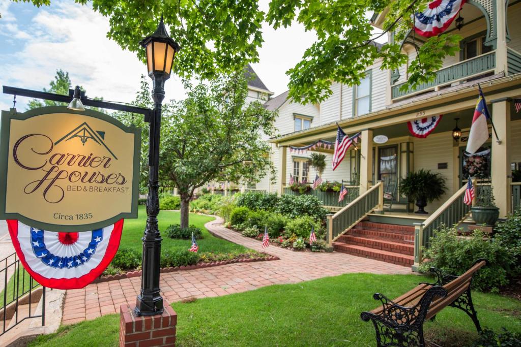 Carrier Houses Bed & Breakfast - Housity
