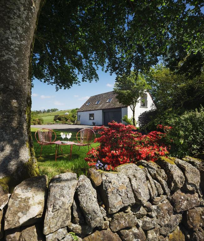 Stylish 2 bedroom Cottage near Glasgow Airport, Lochwinnoch (updated