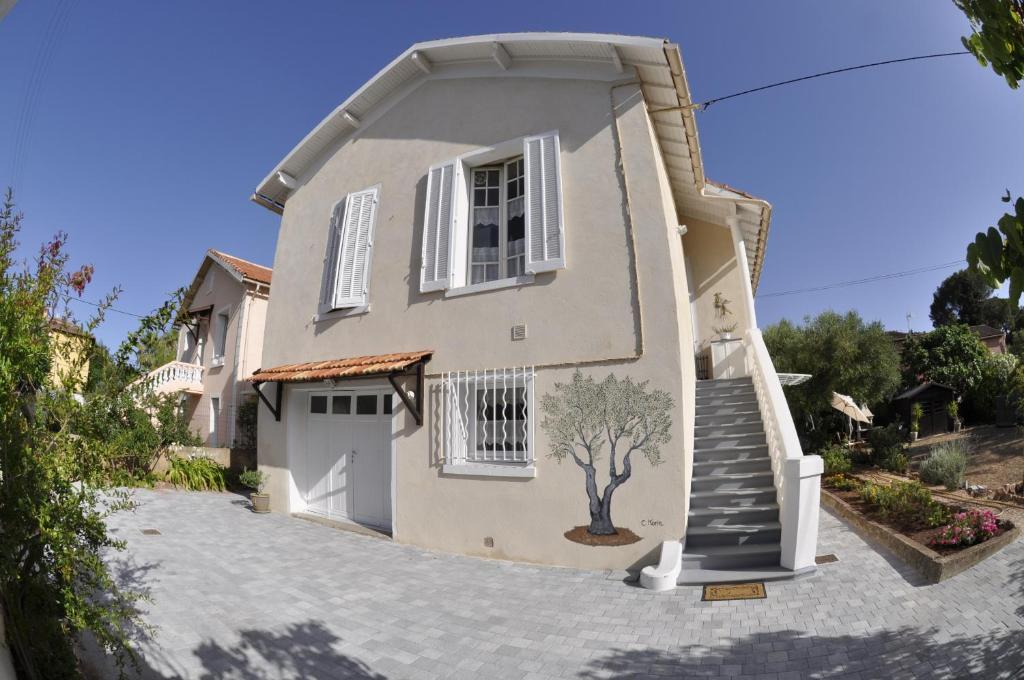 Gallery image of Clos Victor spacieux 2 pièces in Toulon