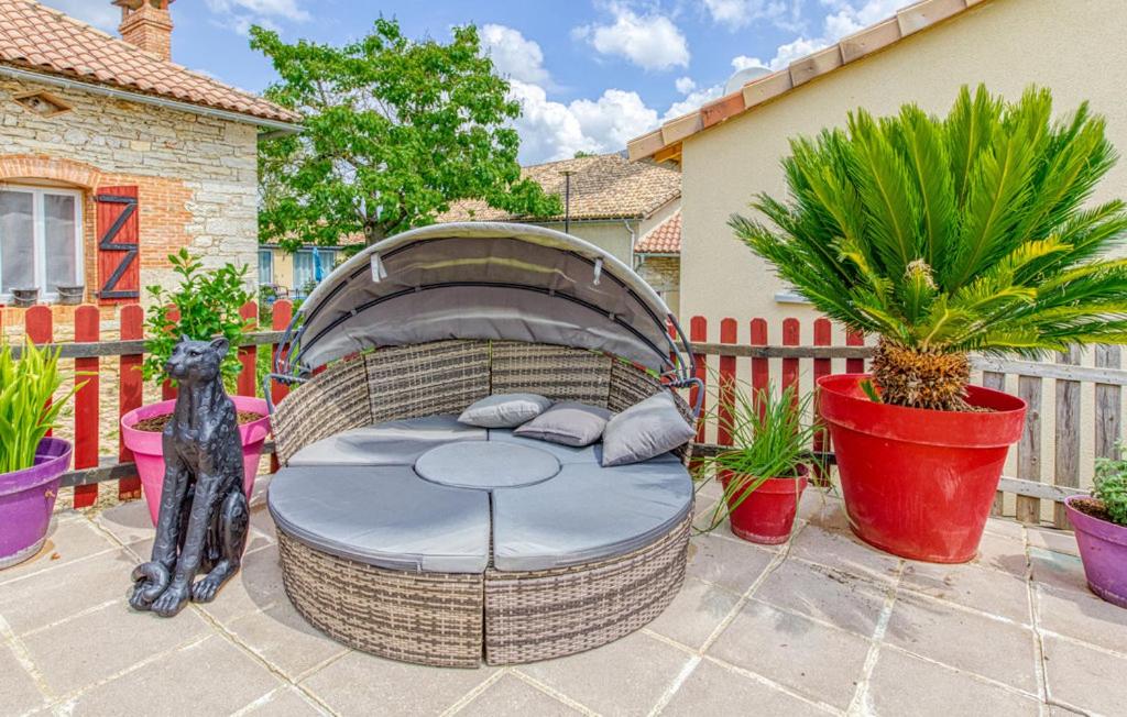 Posedenie v ubytovaní Nid du merle avec sauna et jacuzzi privatif