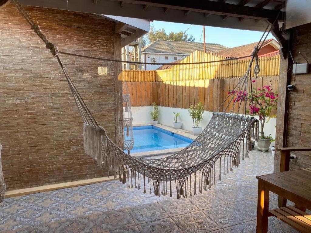 Bazén v ubytování Gili Rose Private Villa nebo v jeho okolí