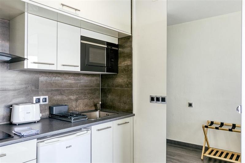 Kuchyňa alebo kuchynka v ubytovaní K Beach D-Luxe