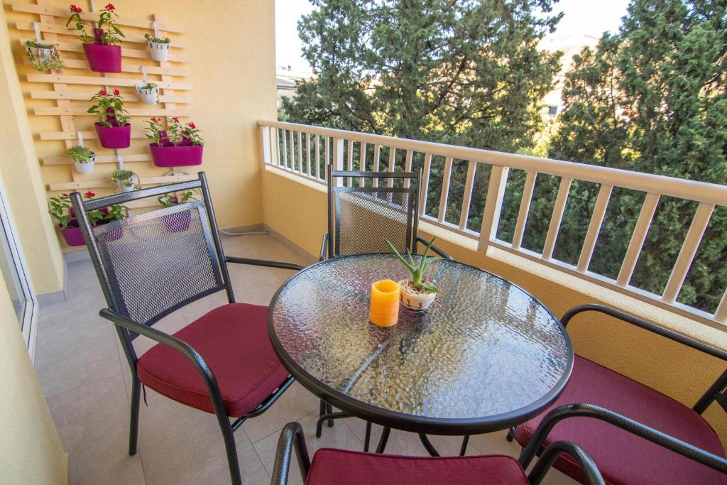 Balkoni atau teres di Studio Apartment Mia - free parking
