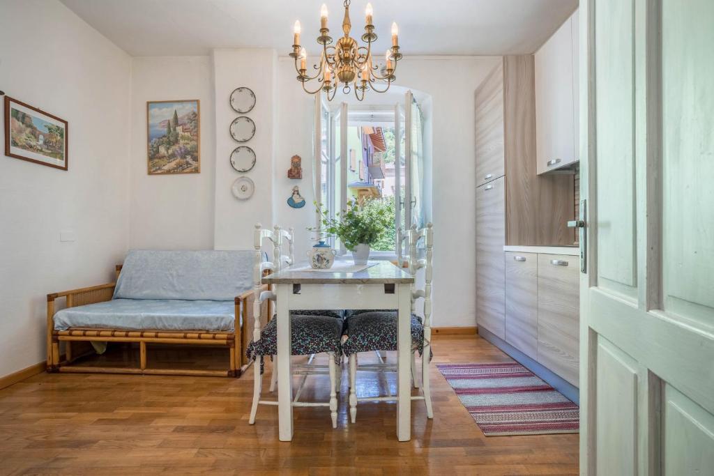 Fotografie z fotogalerie ubytování Casa nel Borgo Edera v destinaci Breguzzo