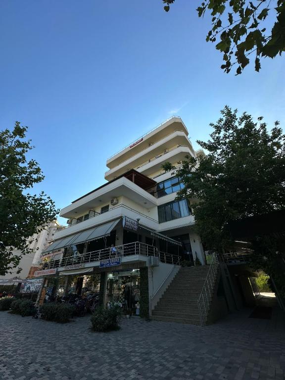 2 Bedroom Apartment in the Center of Vlora - Image 2