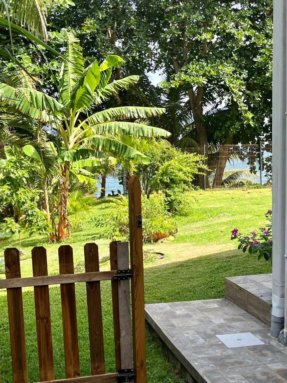 Zahrada ubytování Ti bwa Lodge