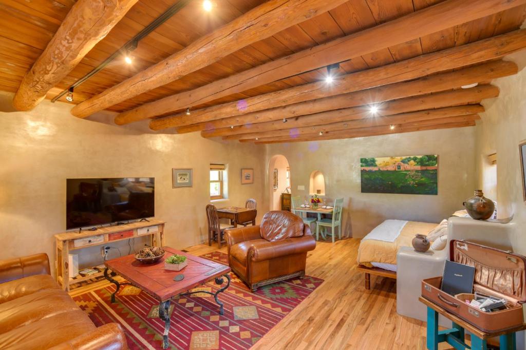 Vacation Home Sweet Santa Fe Home Close to Plaza and Railyard, NM