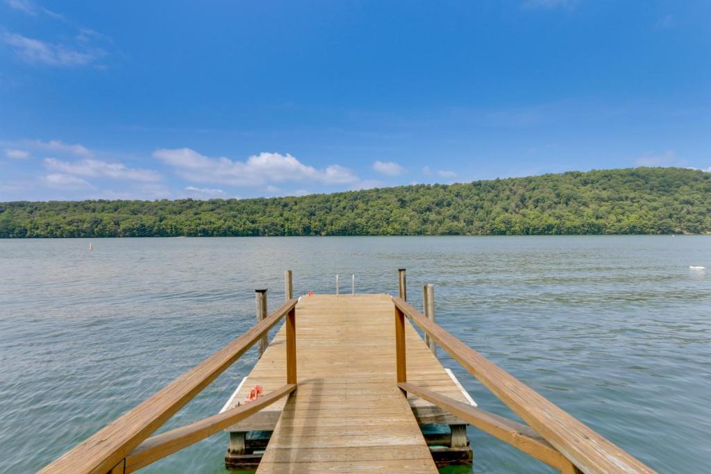 New Milford Home on Candlewood Lake with Dock!, New Milford (updated