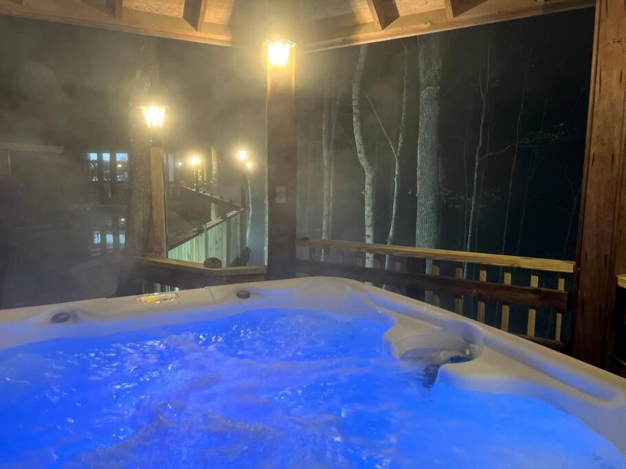 Grundriss der Unterkunft Bourbon Hollow Lodge with Hot Tub and Pool plus Game Room only 5 min to downtown
