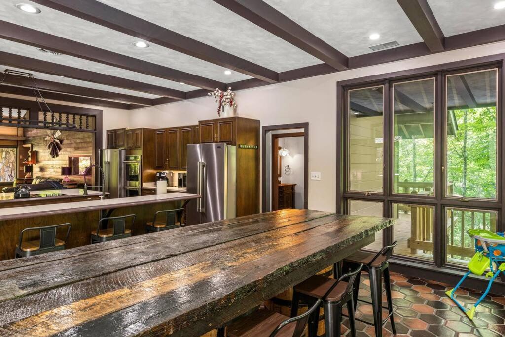 Grundriss der Unterkunft Bourbon Hollow Lodge with Hot Tub and Pool plus Game Room only 5 min to downtown