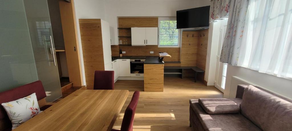 Kuchyň nebo kuchyňský kout v ubytování Sonnblick am Wörthersee