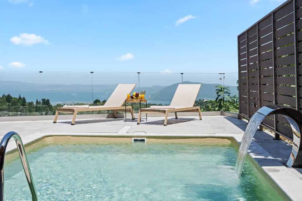 Bazén v ubytování Myrtillo II Sea View Villa nebo v jeho okolí