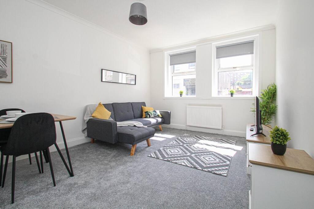 Tobago St Apartment, Greenock, Greenock (updated prices 2024)