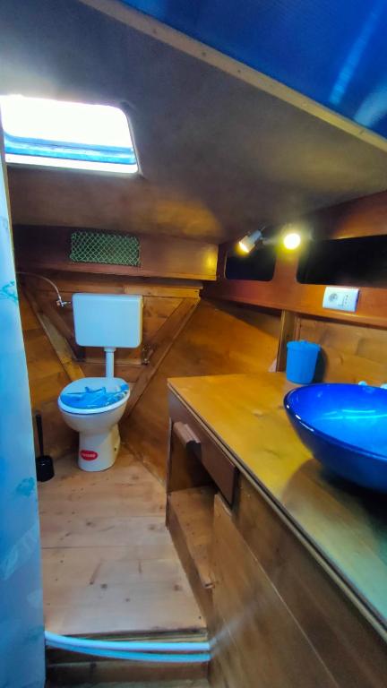 Vannituba majutusasutuses Camping Yoghi e Bubu