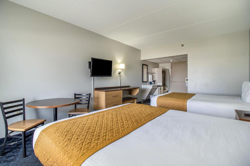 Dunes Waterfront Resort photo