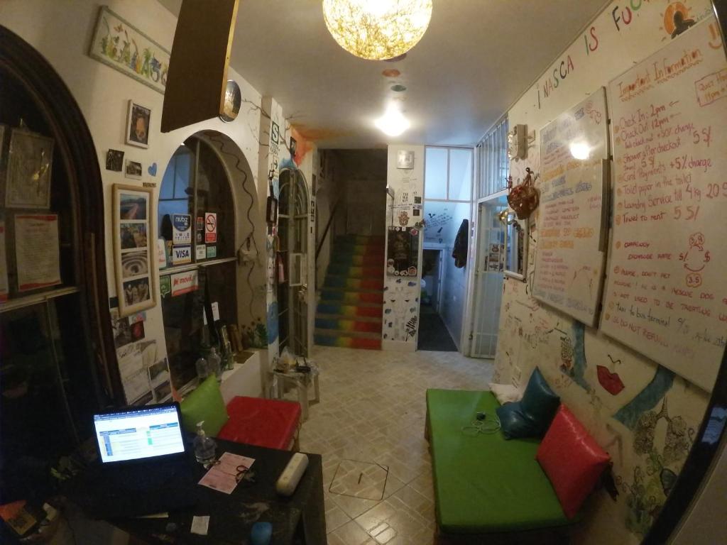 TV a/nebo společenská místnost v ubytování Nanasqa Hostel en Nasca / Nazca