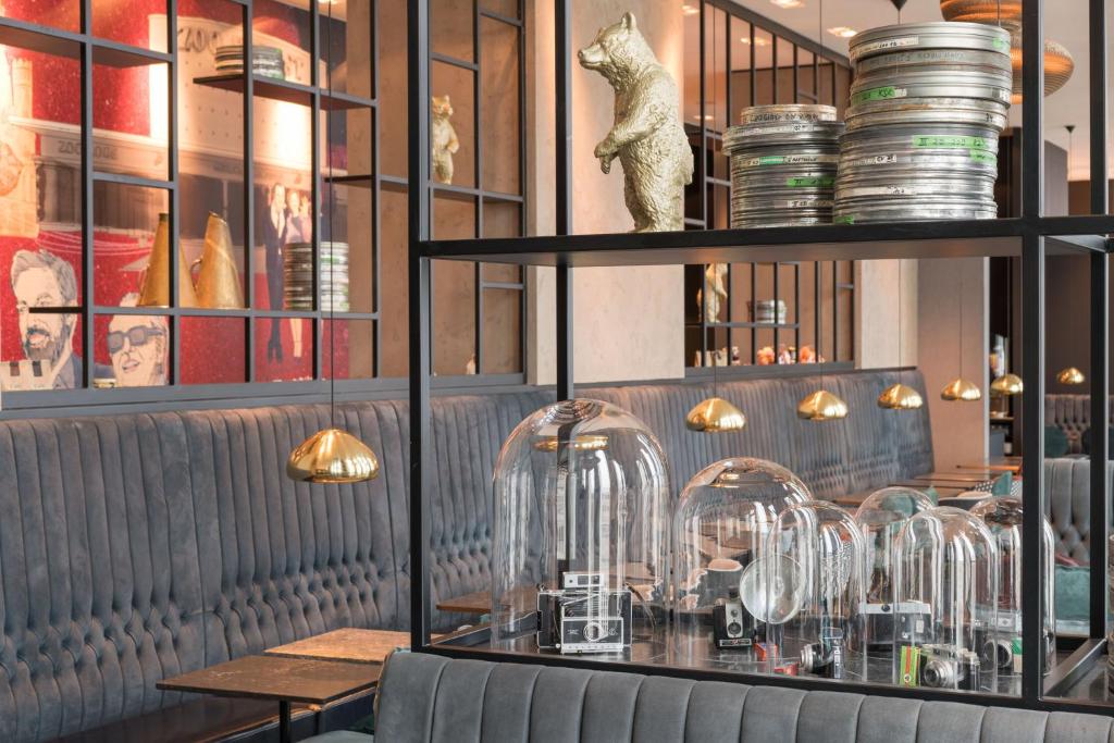 Motel One Berlin-Upper West - Resim 18