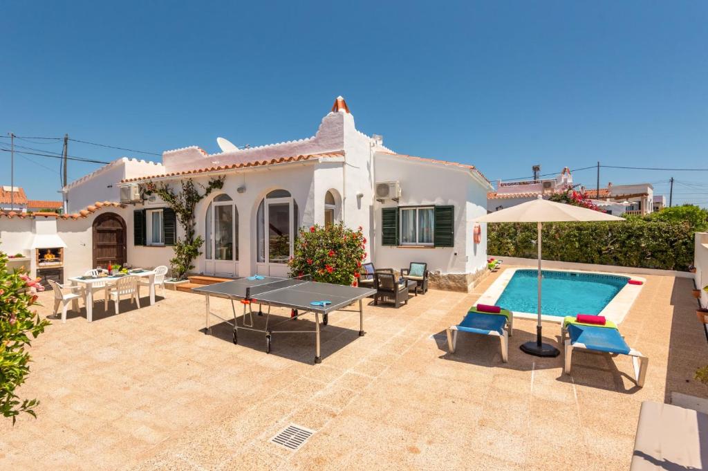 Πισίνα στο ή κοντά στο Villa Pearla by Villa Plus