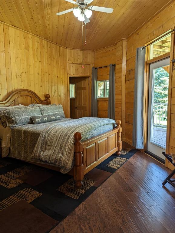 Sundance Country Lodge B&B客房内的一张或多张床位