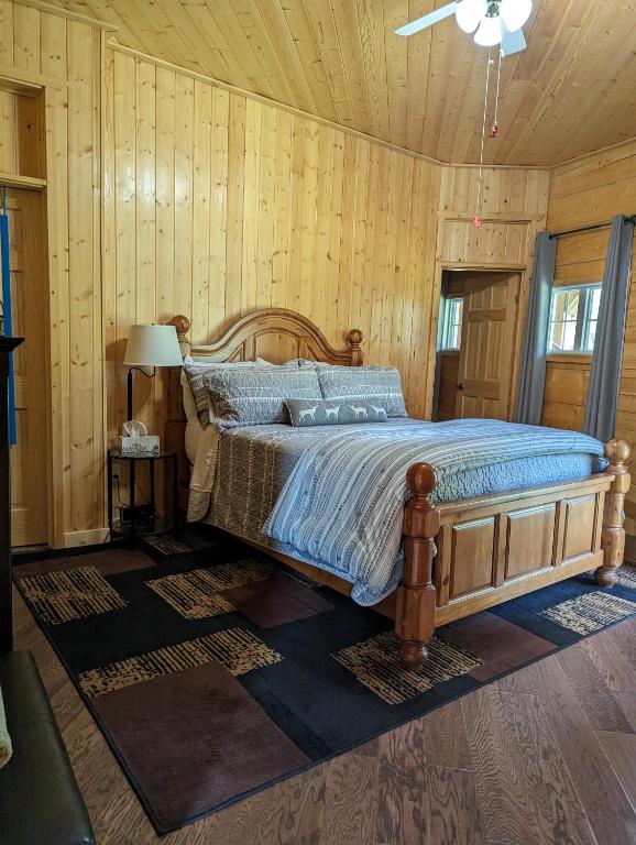 Sundance Country Lodge B&B客房内的一张或多张床位