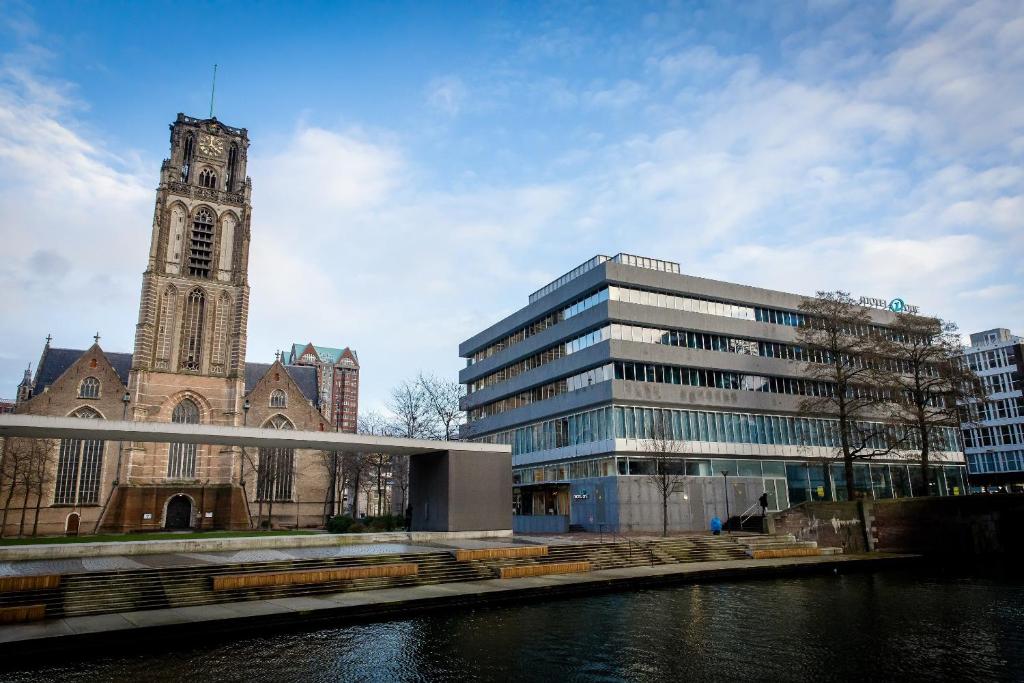 Motel One Rotterdam - Resim 6