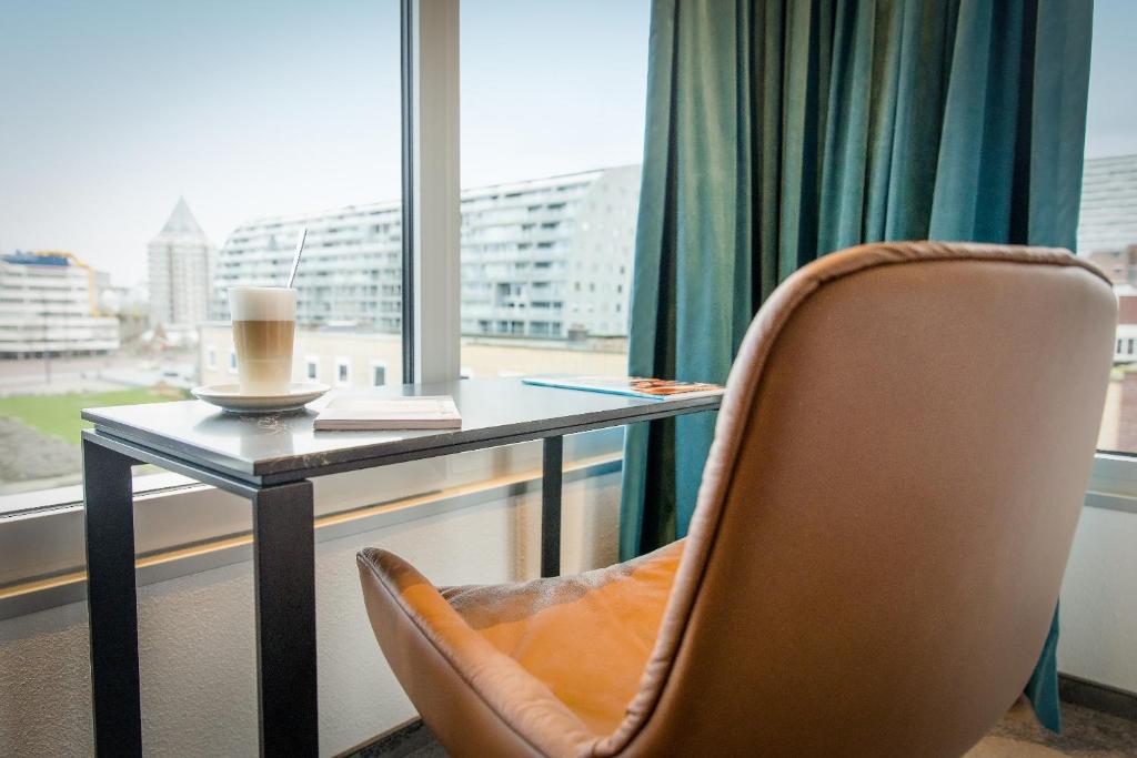 Posezení v ubytování Motel One Rotterdam