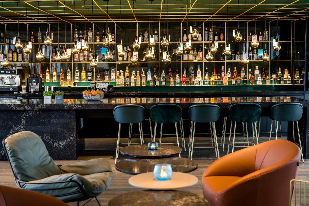 Motel One Rotterdam - Resim 16