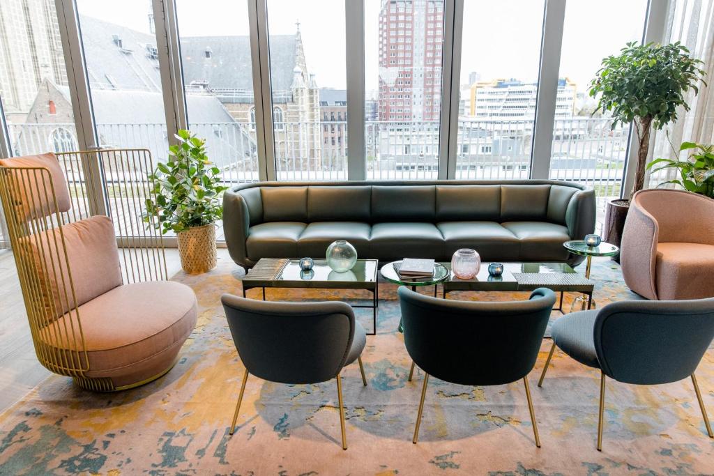 Posezení v ubytování Motel One Rotterdam