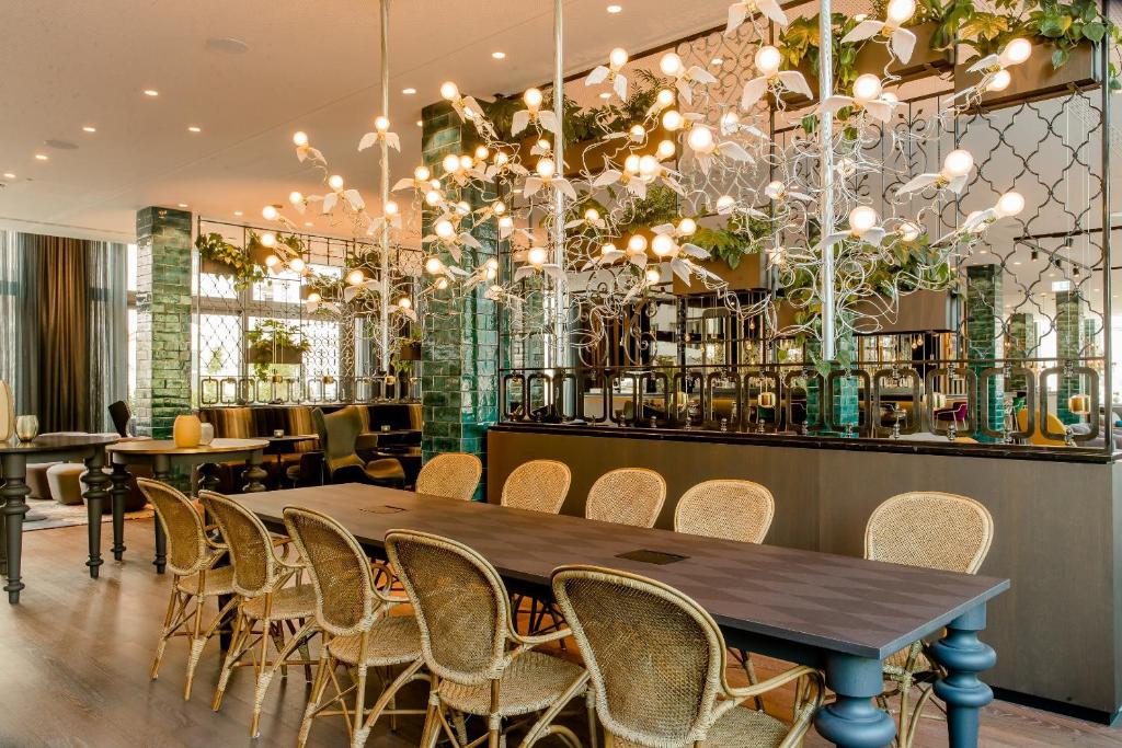 Motel One München-Haidhausen - Resim 4