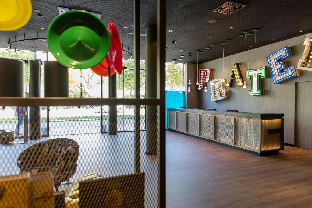 Posedenie v ubytovaní Motel One Wien-Prater