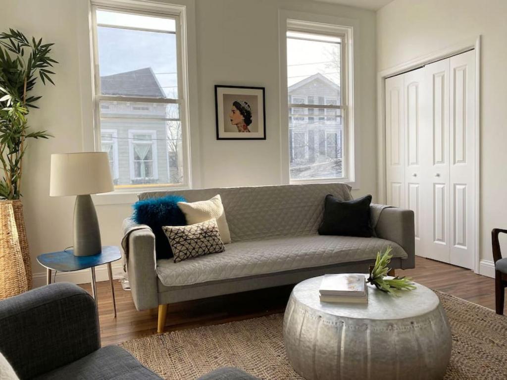 Explore Downtown from Adorable Mount Adams, Cincinnati (updated prices