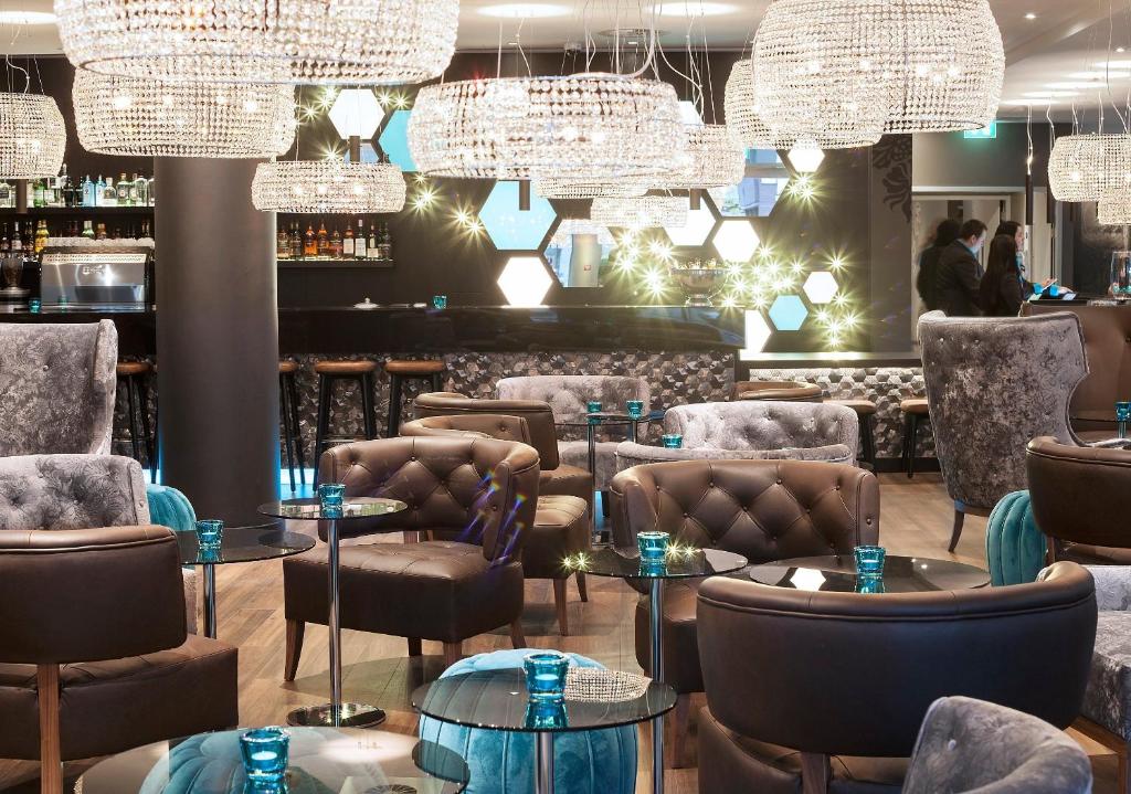 Posezení v ubytování Motel One London-Tower Hill