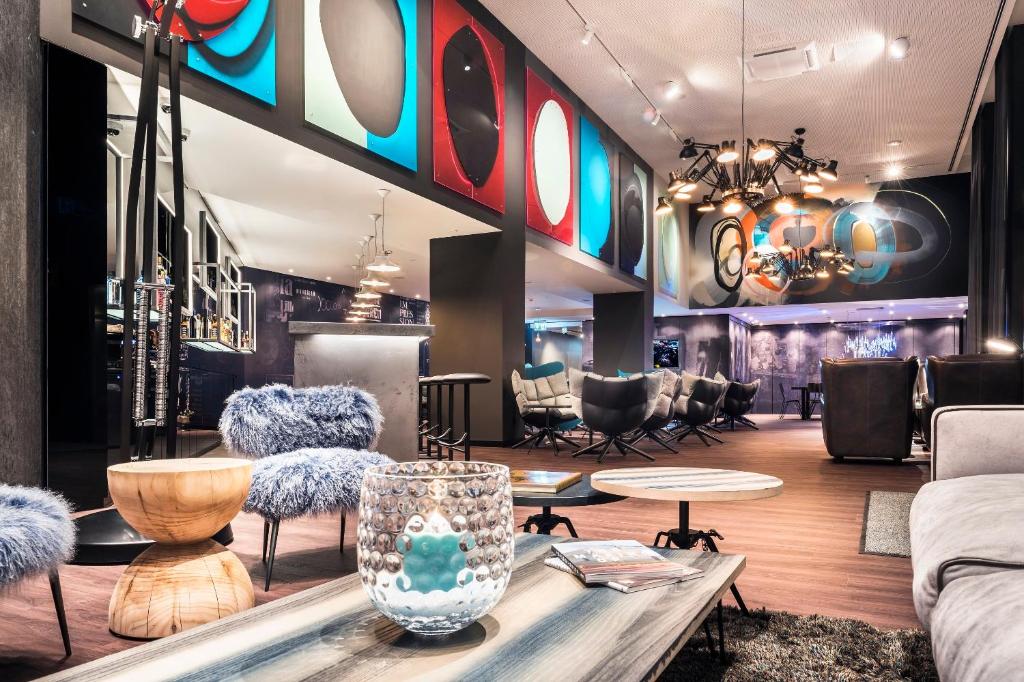 Posezení v ubytování Motel One Basel