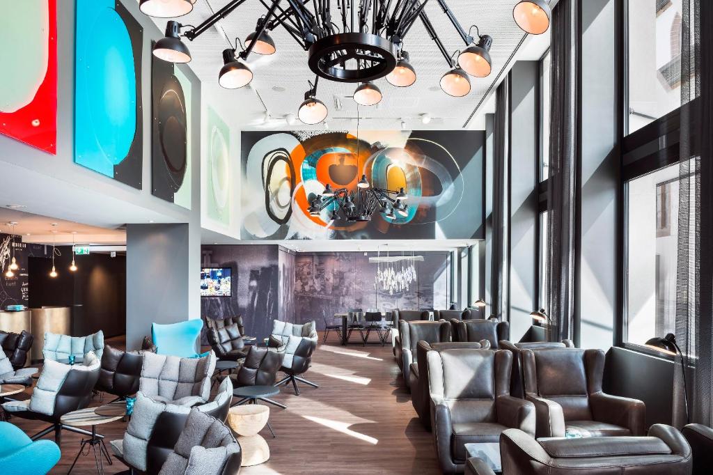 Posezení v ubytování Motel One Basel