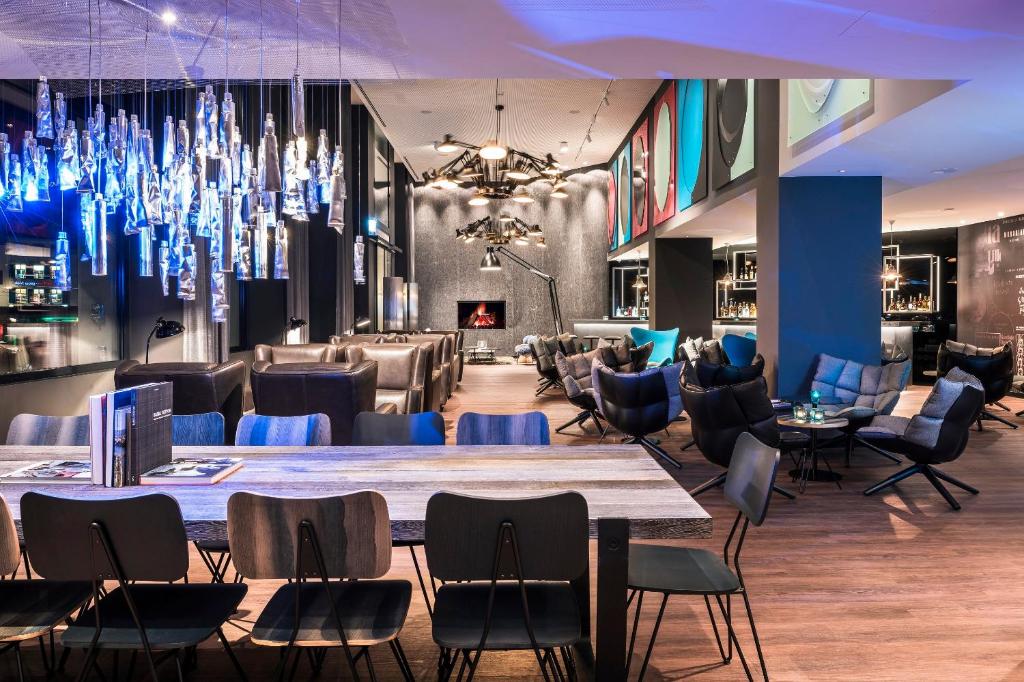 Posezení v ubytování Motel One Basel