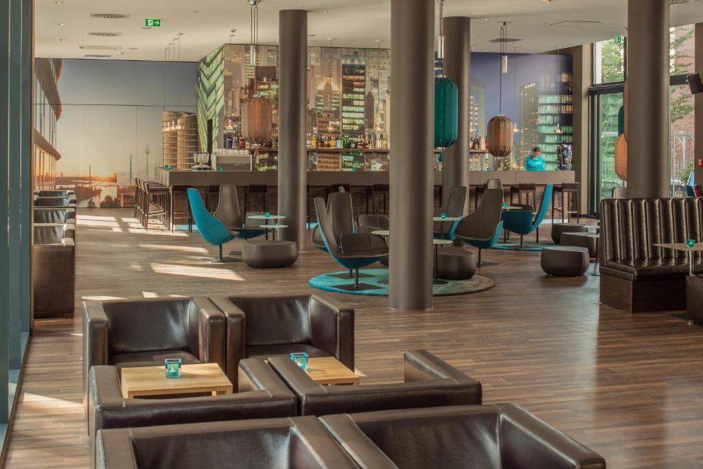 Motel One Düsseldorf Hauptbahnhof - Resim 4