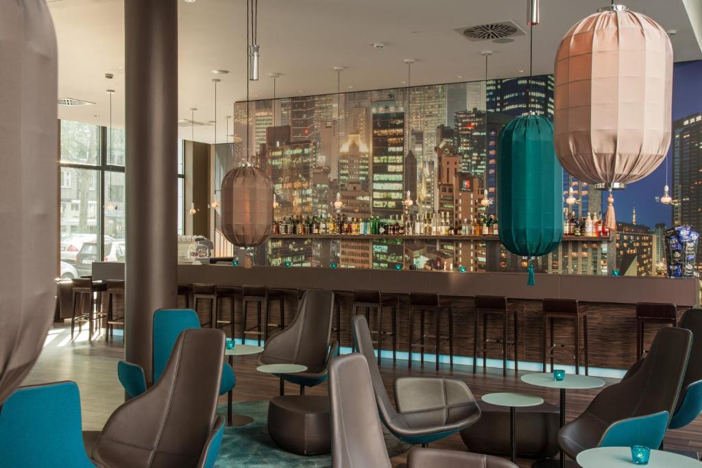 Motel One Düsseldorf Hauptbahnhof - Resim 13