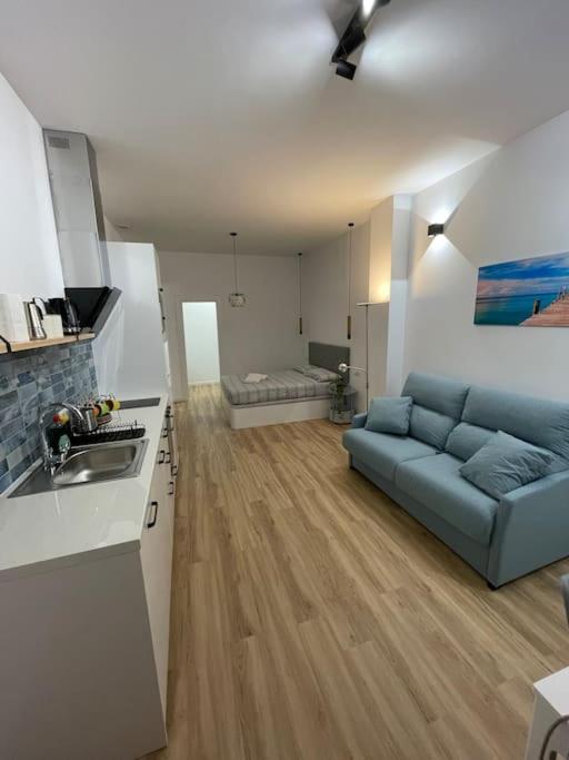Nhà bếp/bếp nhỏ tại Carbonell Flats R by Vivo GC