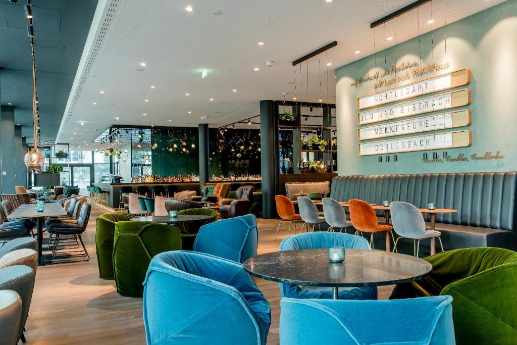 Posezení v ubytování Motel One Stuttgart-Hauptbahnhof