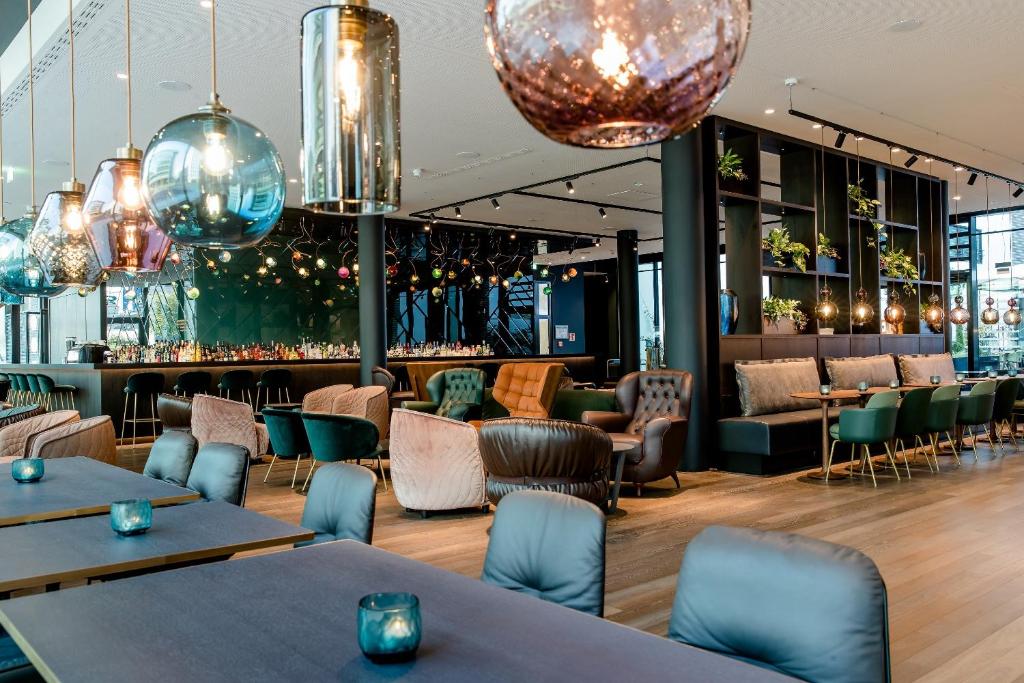 Posezení v ubytování Motel One Stuttgart-Hauptbahnhof