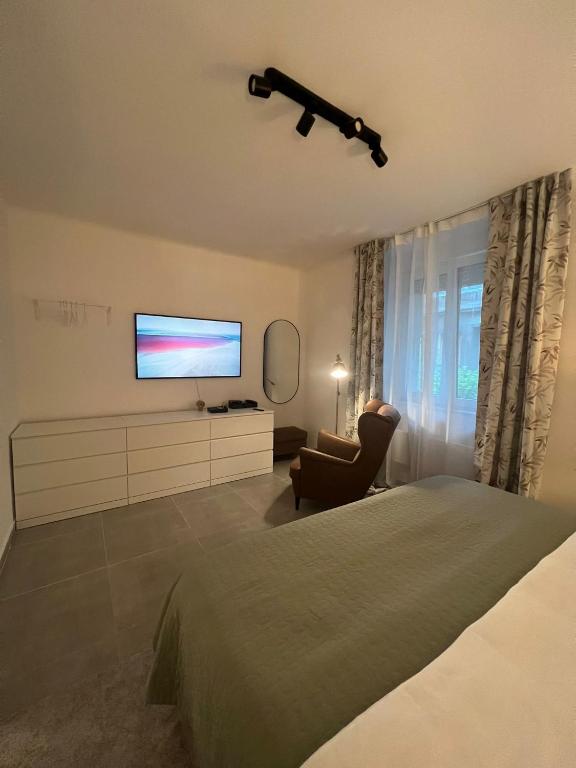 New World Apartment - City Center - Self Check-in - AC - Fast Wifi