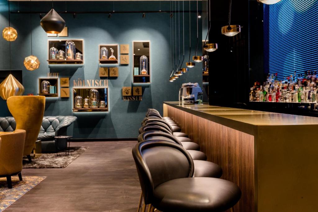 Motel One Köln-Altstadt - Resim 23