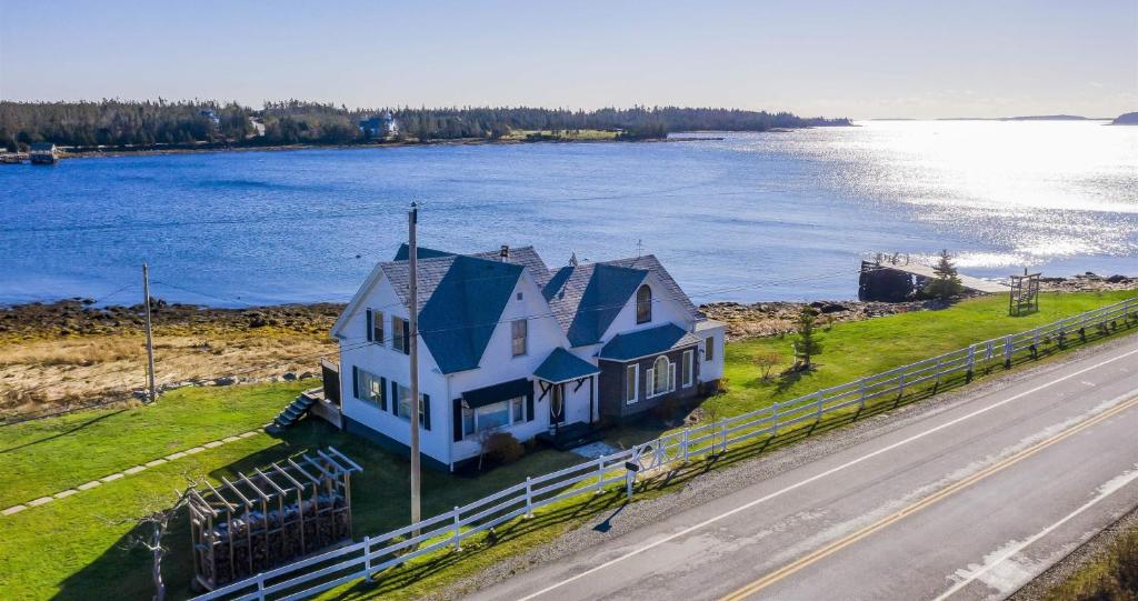 Atlantic Shores Retreat, Port Dufferin (updated prices 2024)