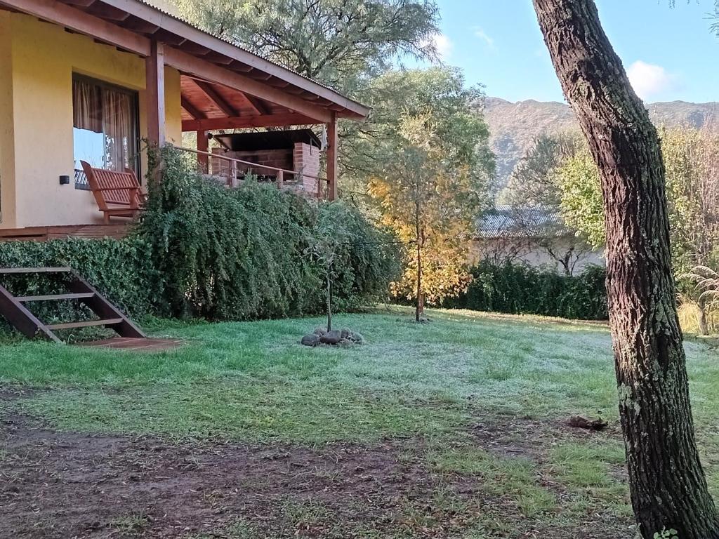 Κήπος έξω από το Casa Villa General Belgrano